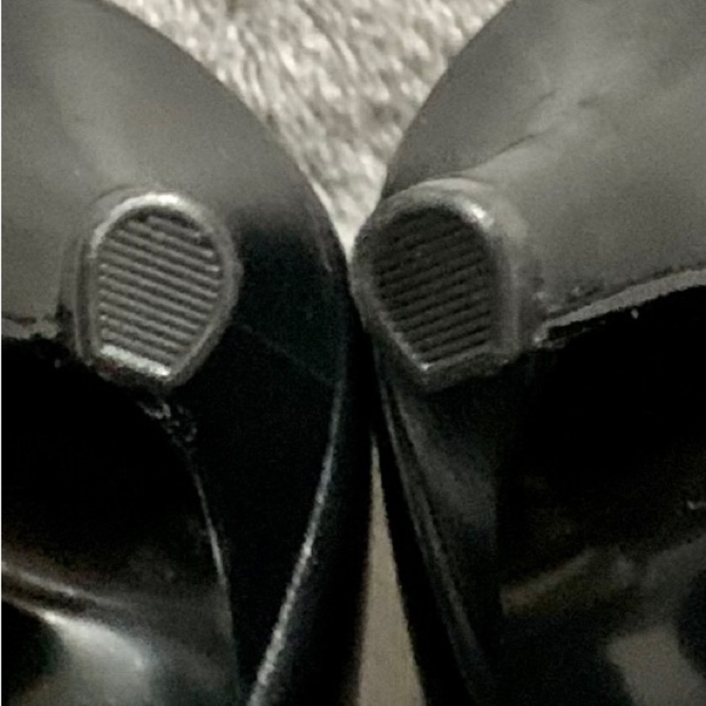 Like New - Guess Cheetah Stiletto Pumps
Size 7.5M - Picture 3 of 12